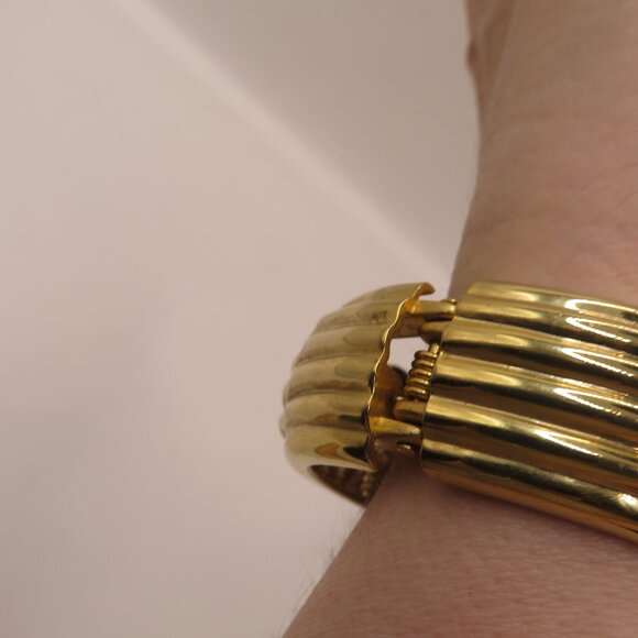 Vintage Elephant Bracelet Gold Tone - Picture 10 of 14